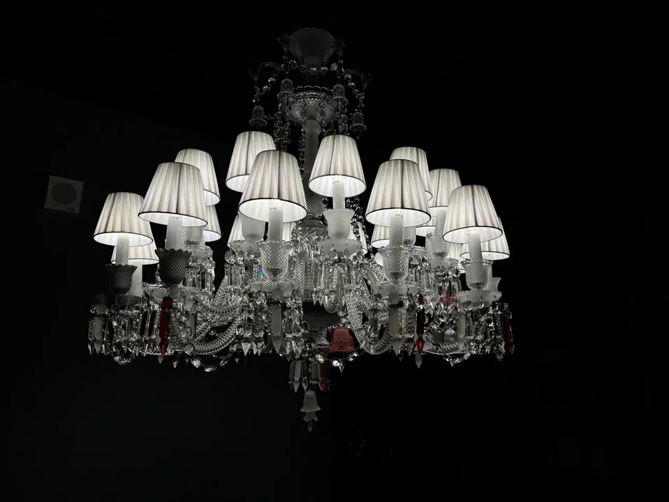 Люстра хрустальная дизайн Baccarat D110x125см прозрачная + вставки коралловые